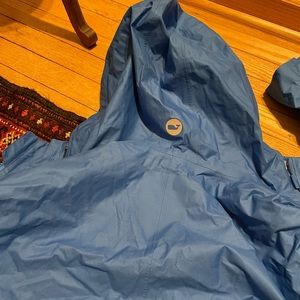 Vineyard Vines Performance Raincoat